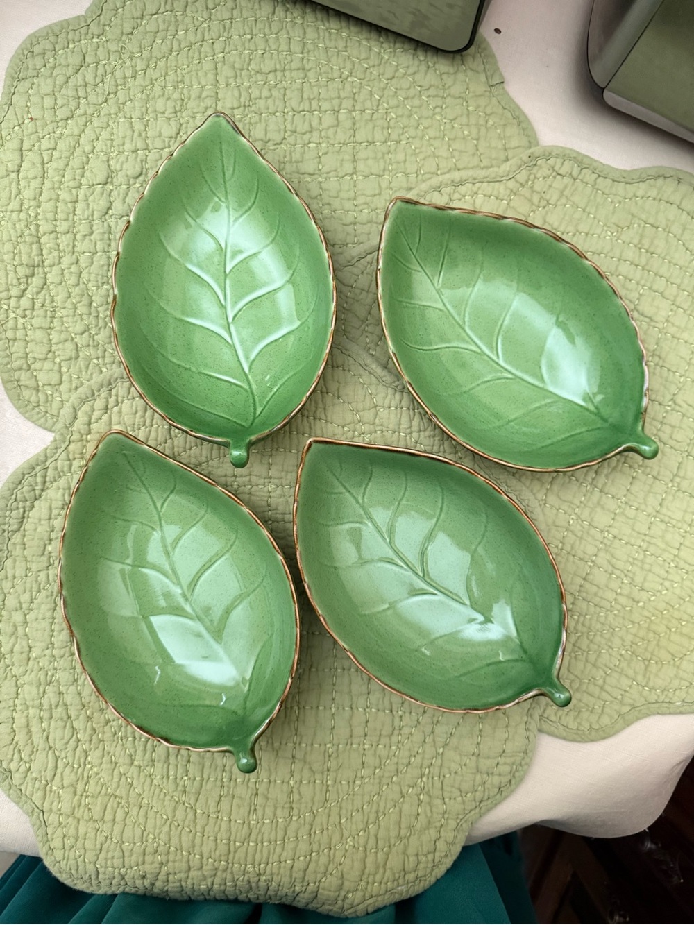 Leaf-Shaped Ceramic Serving Dishes - Green (Set of 4)MCL Salad/Dessert Bowls
